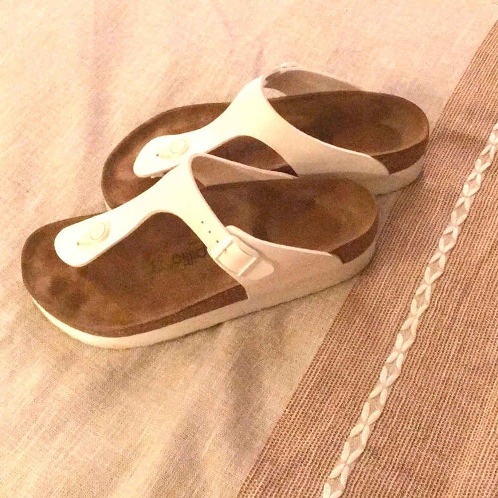 BIRKENSTOCK PAPILLIO Gizeh Platform White Sandals